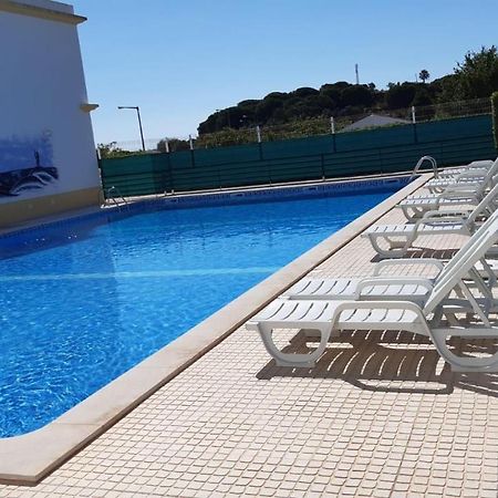 Falesia Beach Villa Olhos de Agua  Exteriör bild